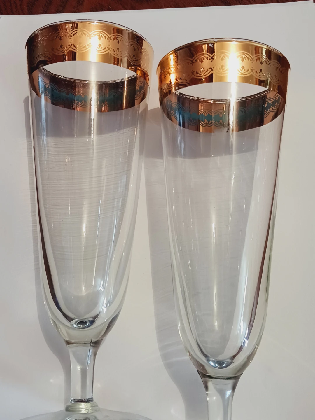 Set of 2 × 22K Gold-Rimmed Wine Glasses