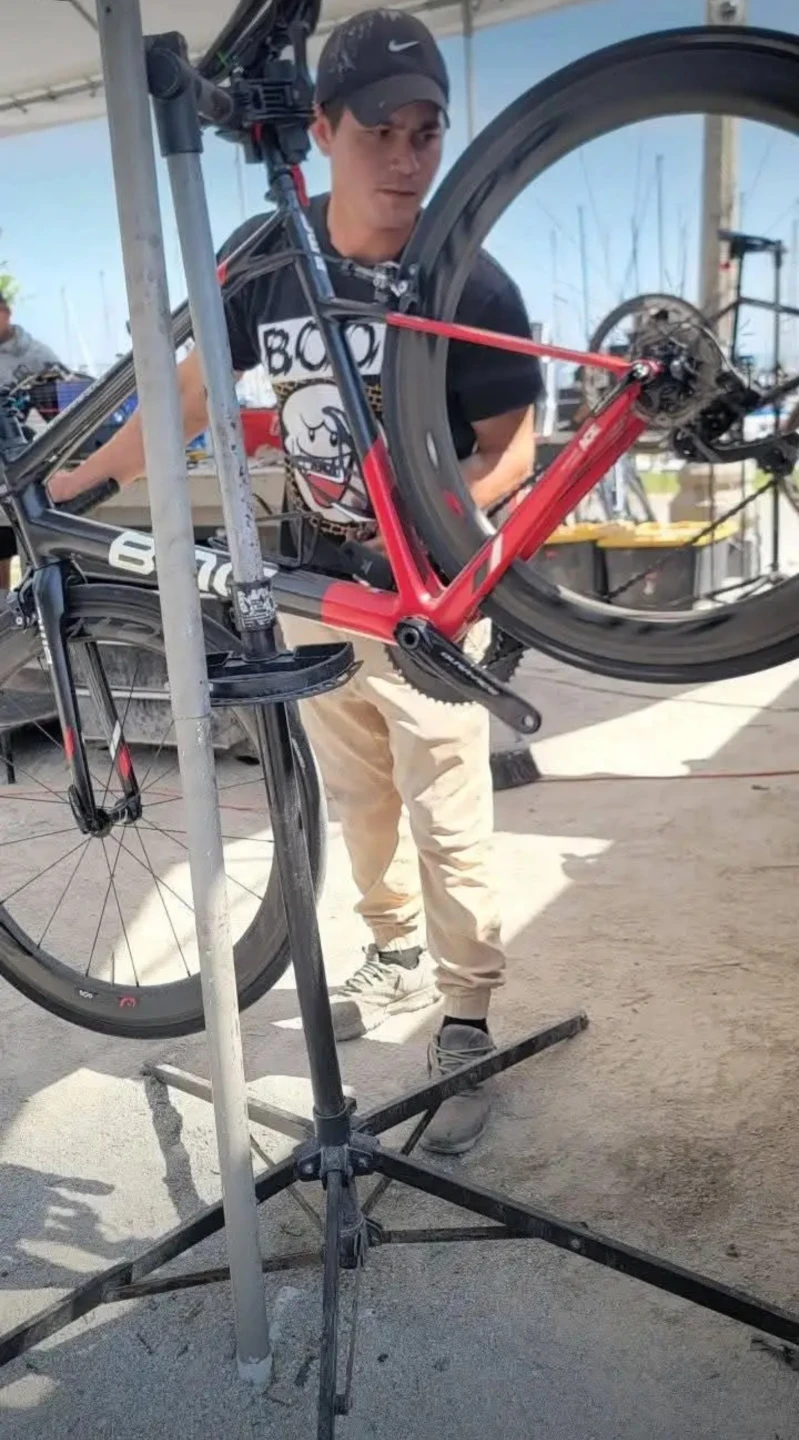 Bicycle, scooter and electric bicycle mechanic - photo 4