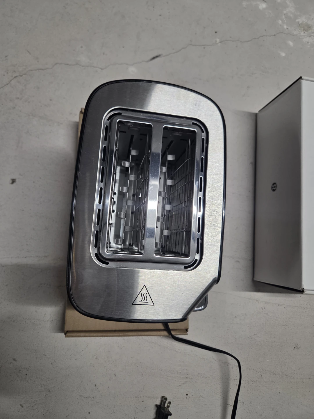 Oster 2-Slice Toaster Black and Stainless Steel - photo 3
