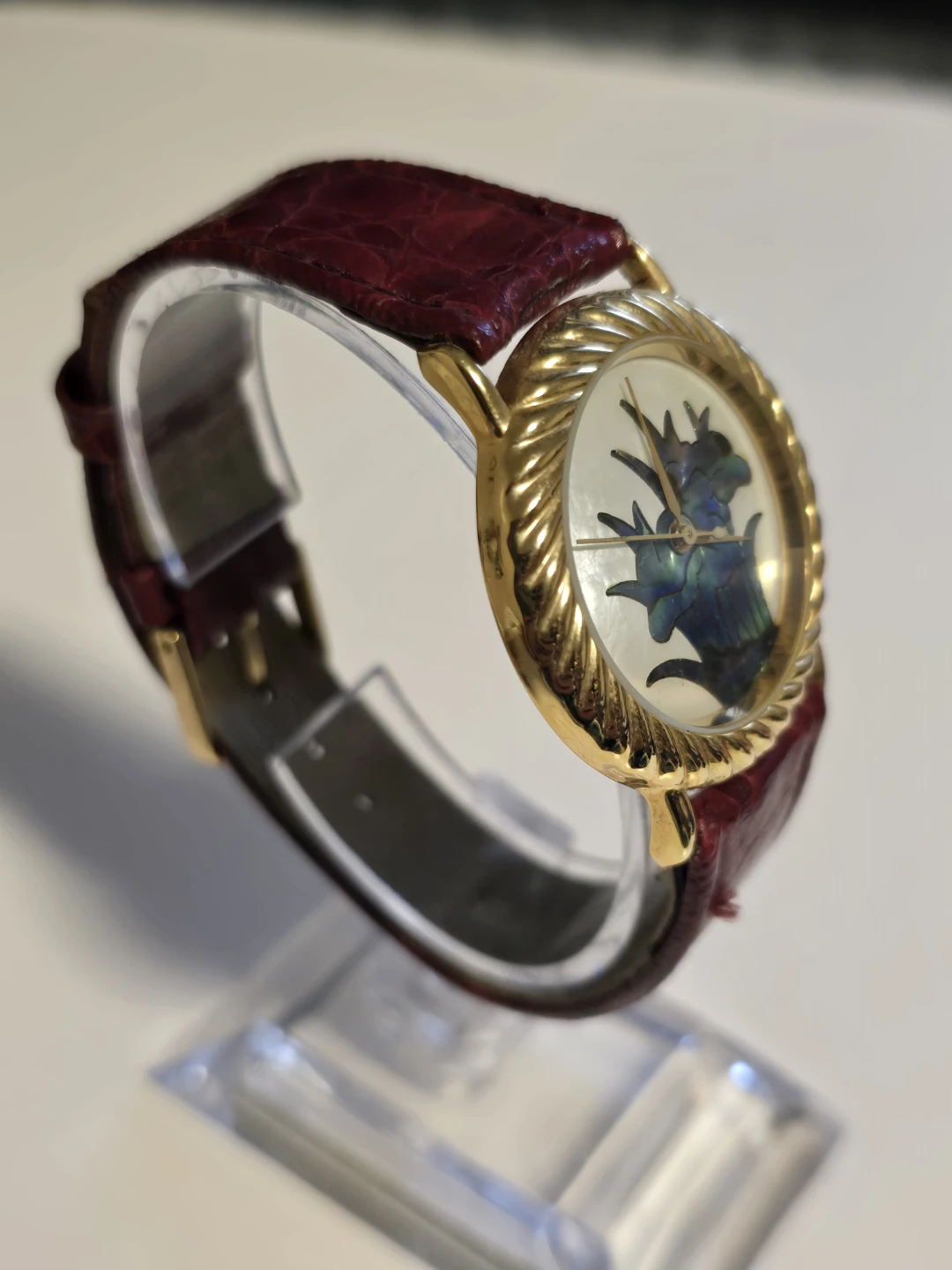 Gitano Women Mother of Pearl Flower Quartz Watch NEW BATTERY - photo 2