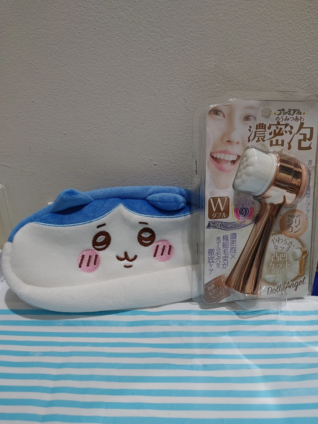 Doll Angel W Double Facial Brush and Plush Pouch