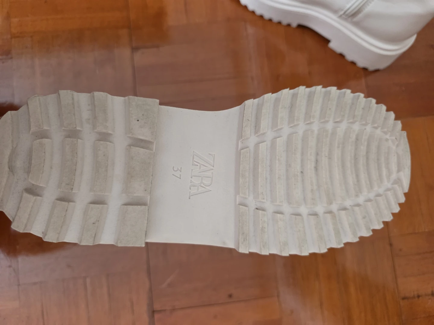 ZARA Off-White Patent Ankle Boots - photo 5