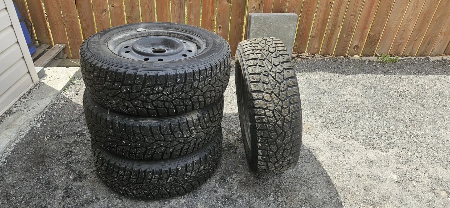 Set of 4 Sumitomo Ice Edge Winter Tires on Rims - photo 4