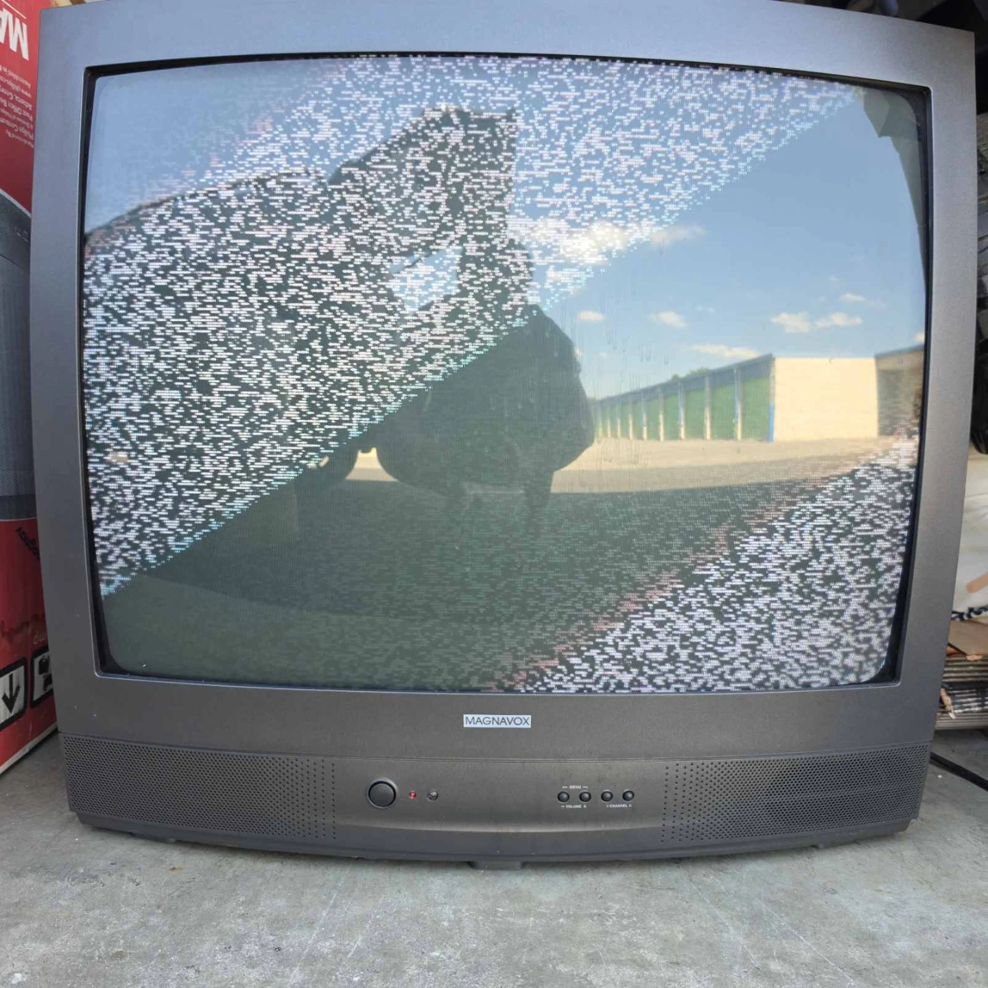 Magnavox 25-inch Color TV MT2501C