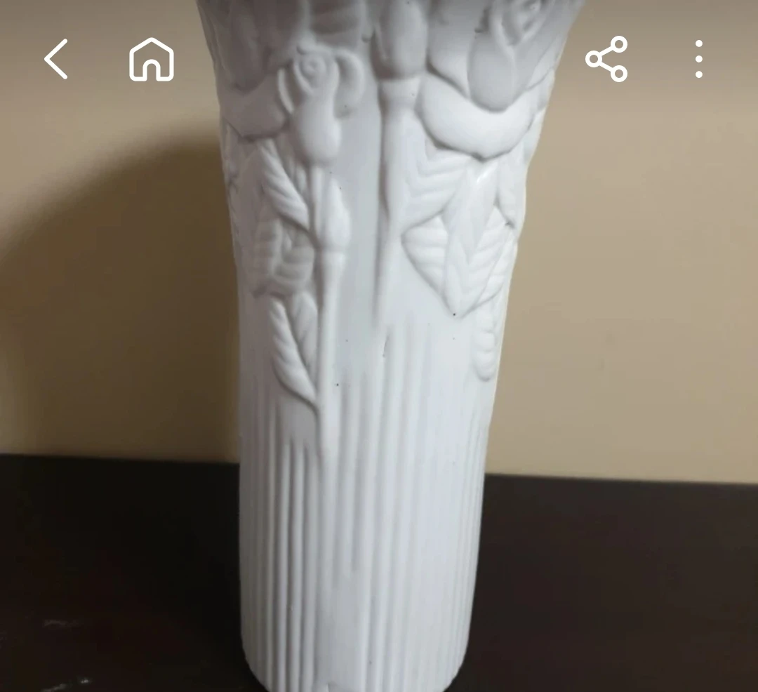 White Porcelain Embossed Floral🏈 Vase