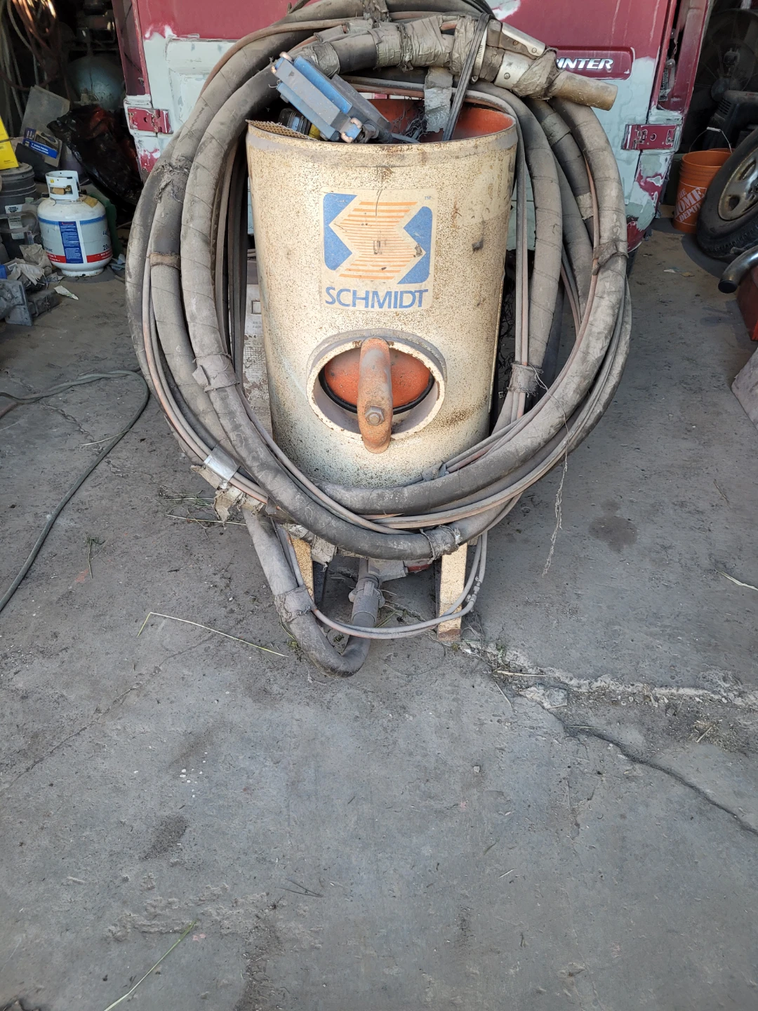 Schmidt 250 Abrasive Blasting Pot with deadman switch