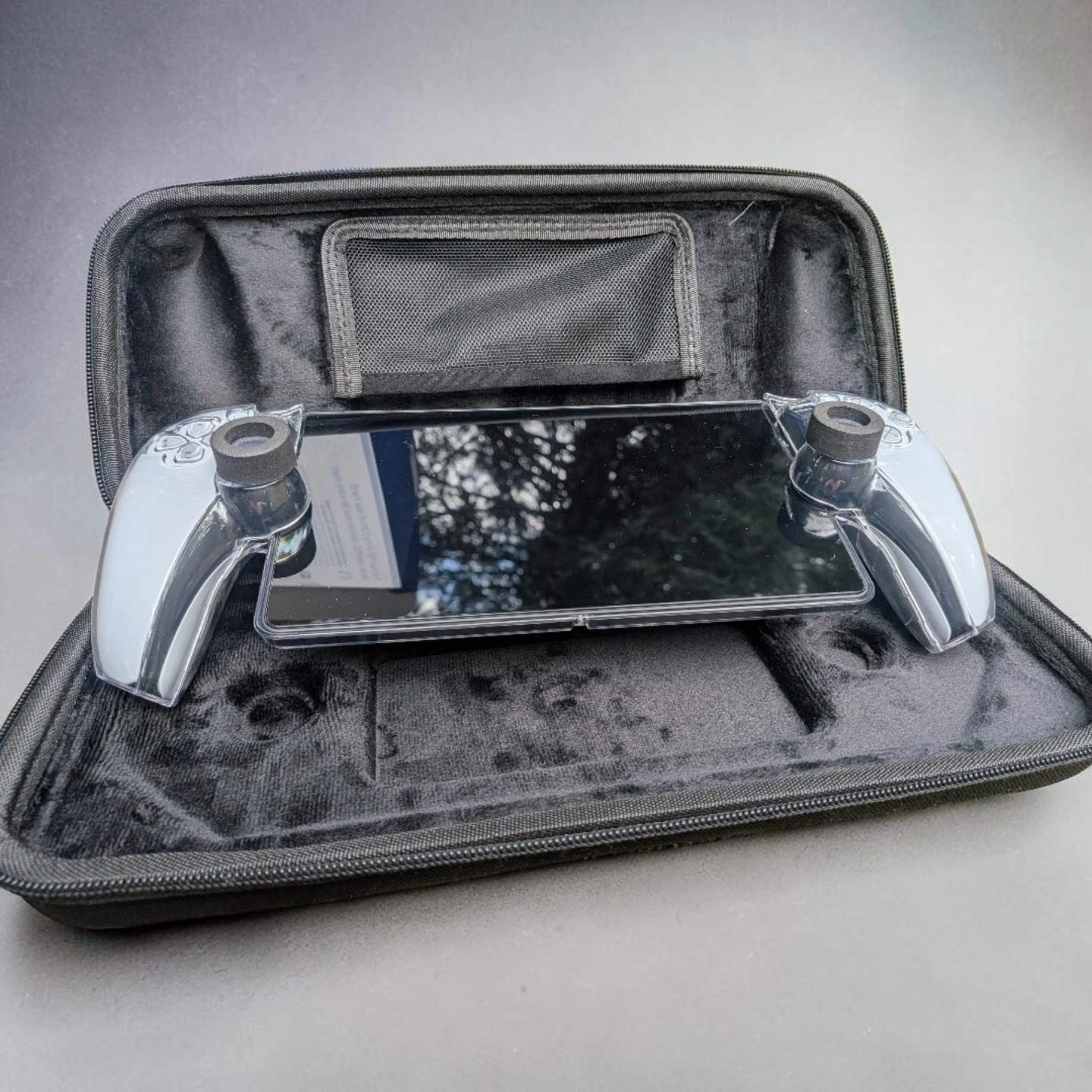 PlayStation Portal PS5 Remote Player + Carry Case - photo 4