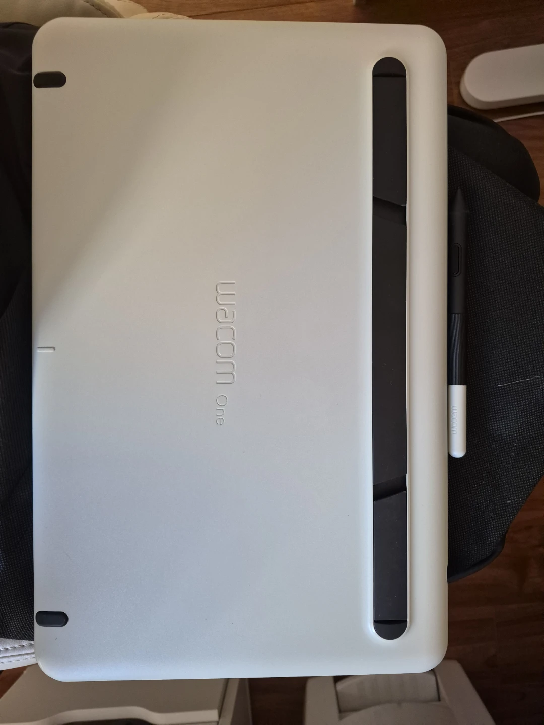 Wacom One Creative Display Tablet with Pen - photo 2