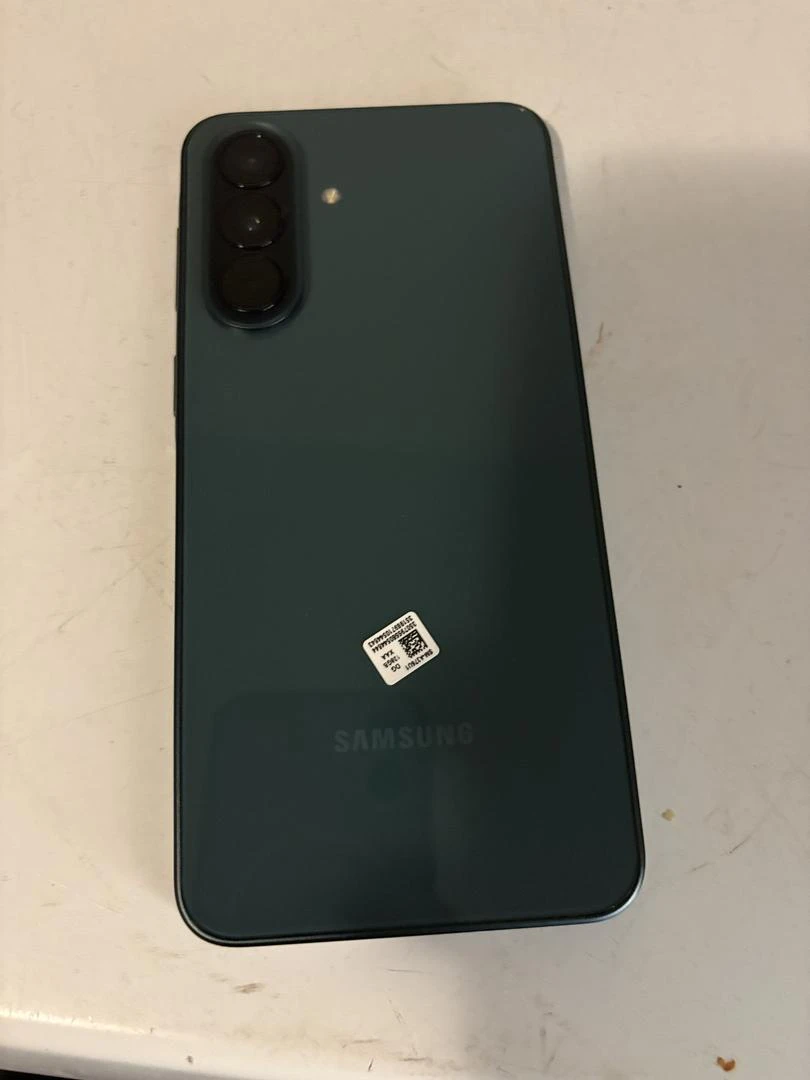 New Samsung Galaxy A37 5G with Spigen Case - photo 5