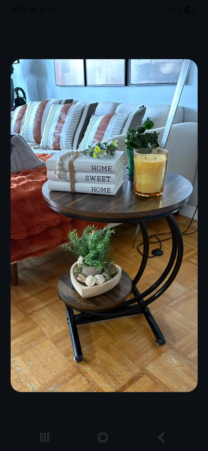 Round side table with two tiers
