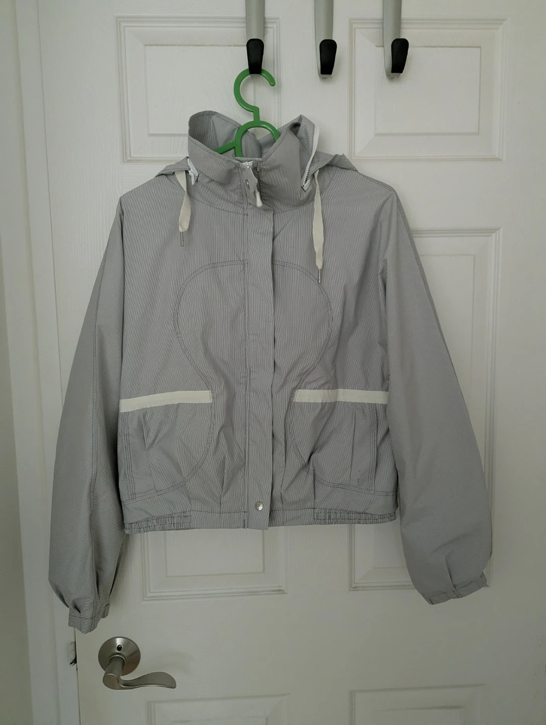 Lululemon Light Grey Striped Cropped Jacket