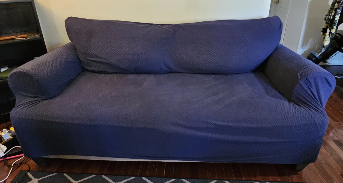 Sofa with blue couch cover - photo 3