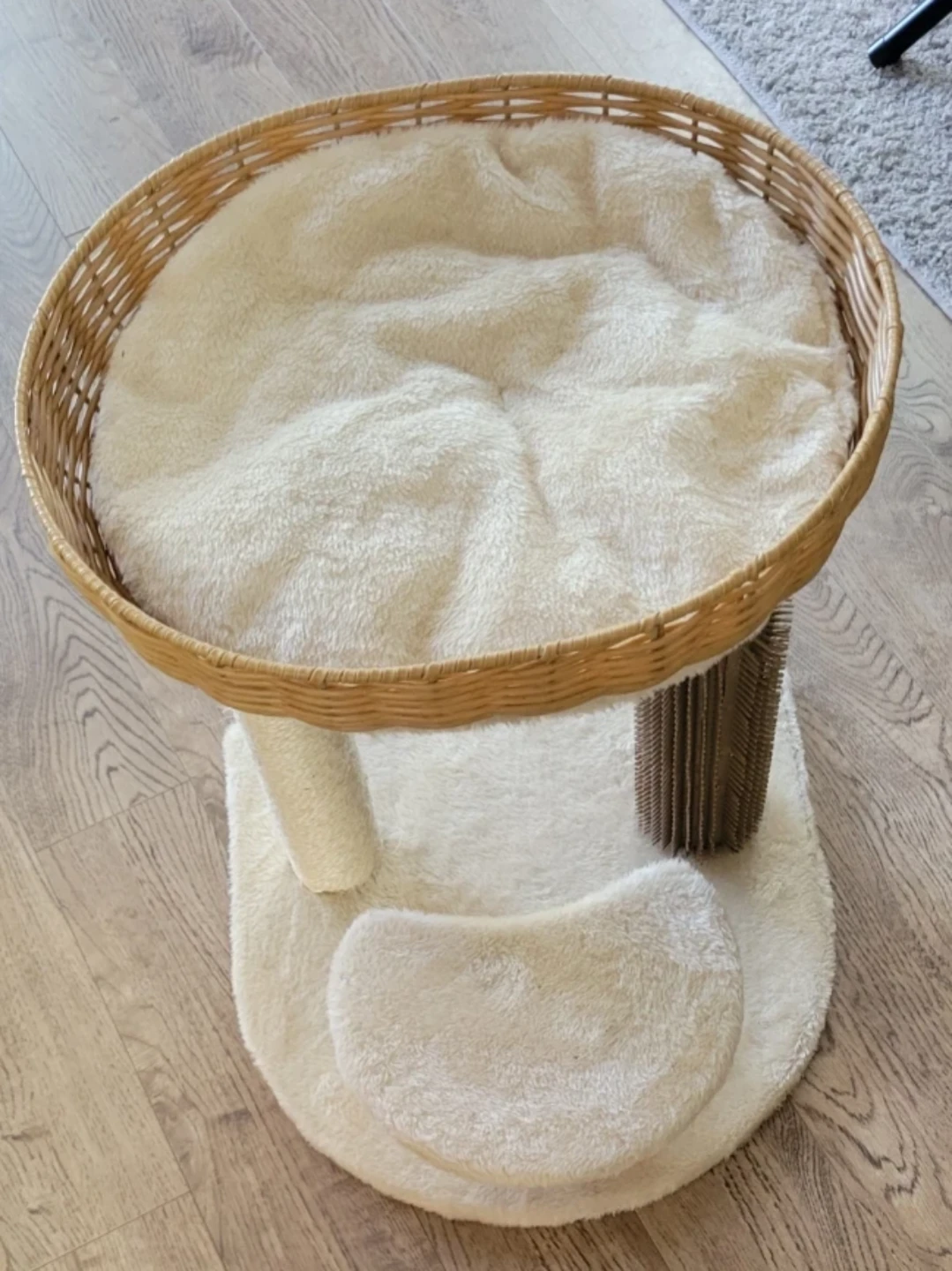 Wicker and Faux Fur Cat Tree