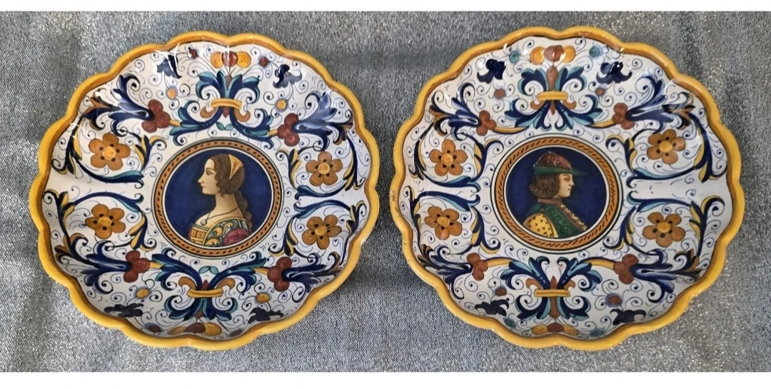 2 Handpainted Plates ARS DERUTA Italy signed