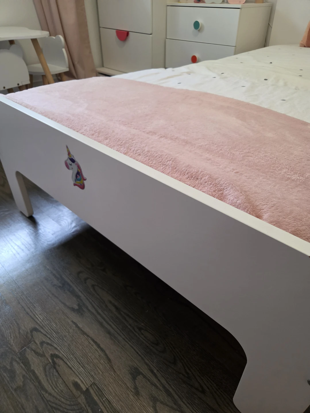 Ikea extendable kid bed frame in white. - photo 2