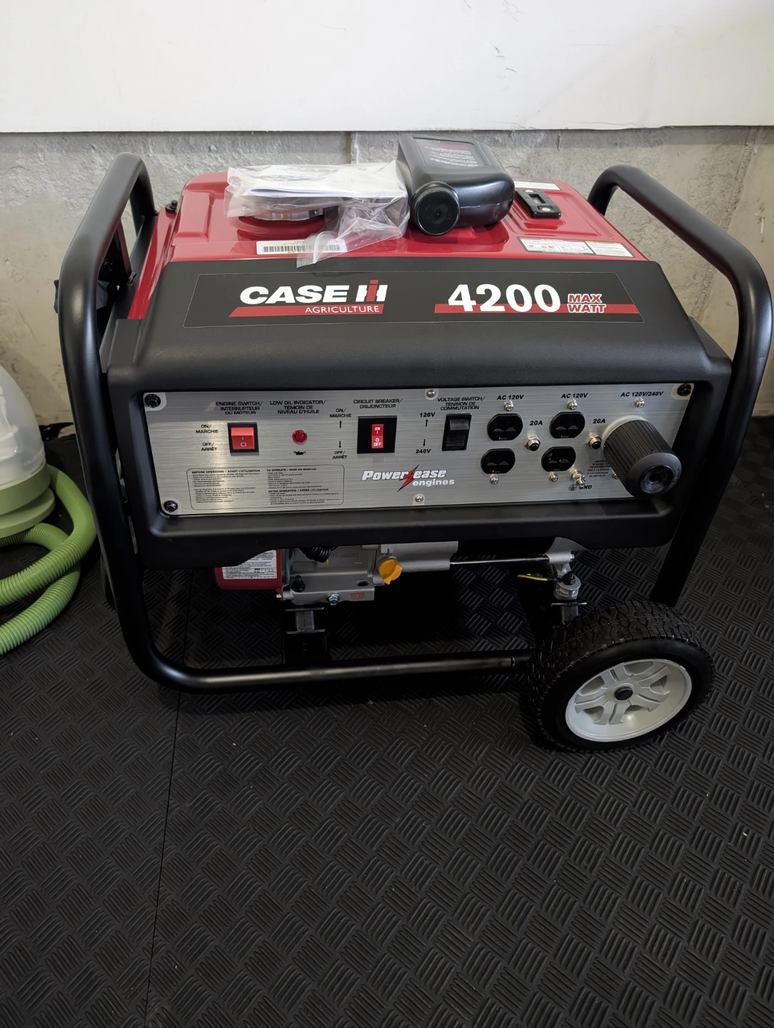Brand New Case IH 4200 Max Watt Portable Generator