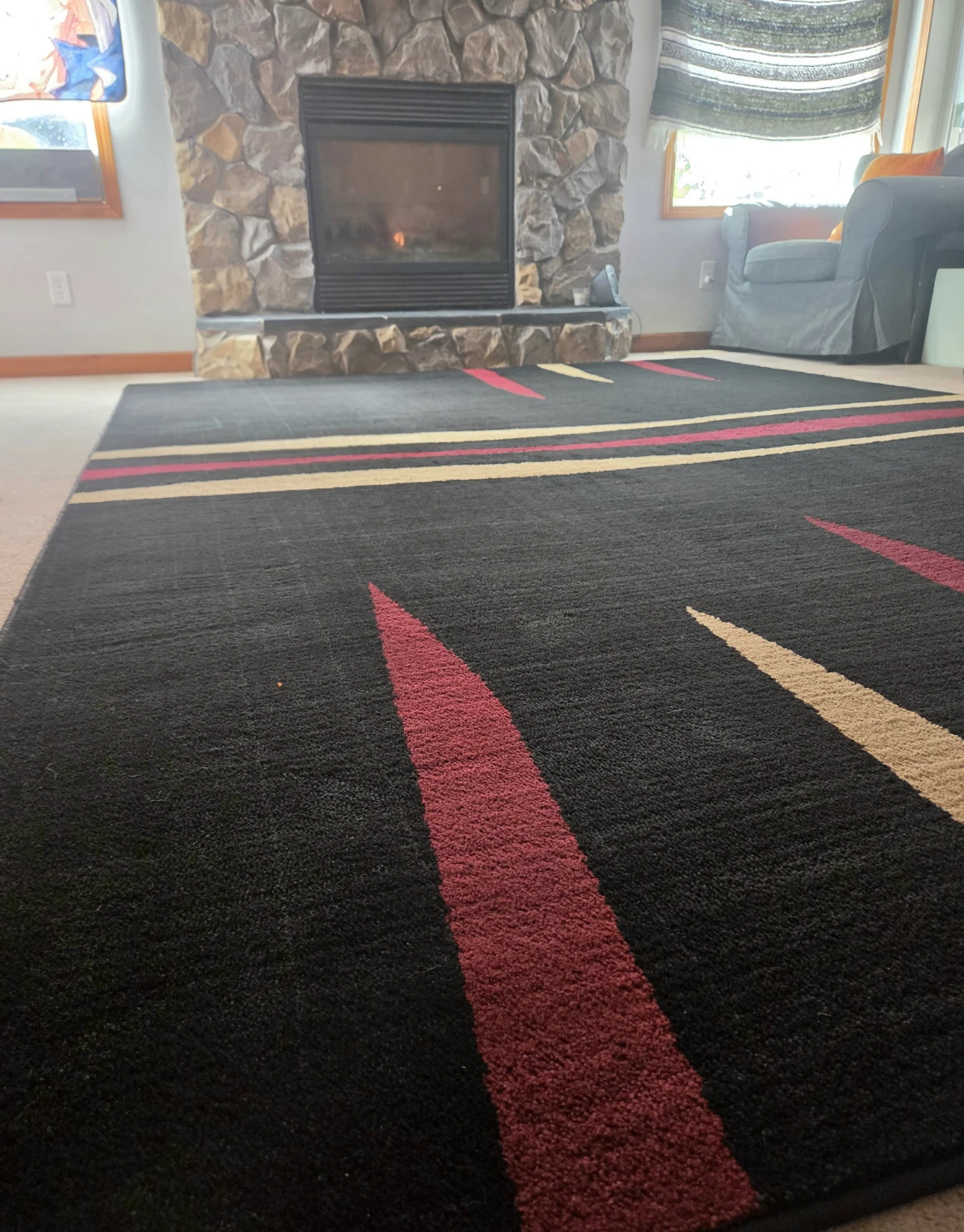 Large Modern Abstract Black/ Red Area Rug. 11' x 7'. Like New! - photo 4