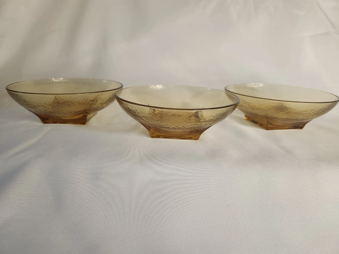 Vintage Hazel Atlas Pebblestone Amber Salad Bowls - Set of 3 - photo 2