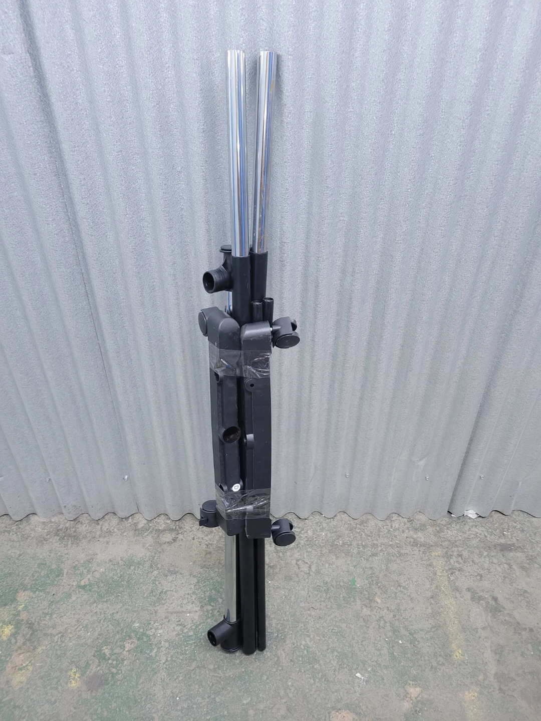 Adjustable Rolling Garment Rack - photo 3