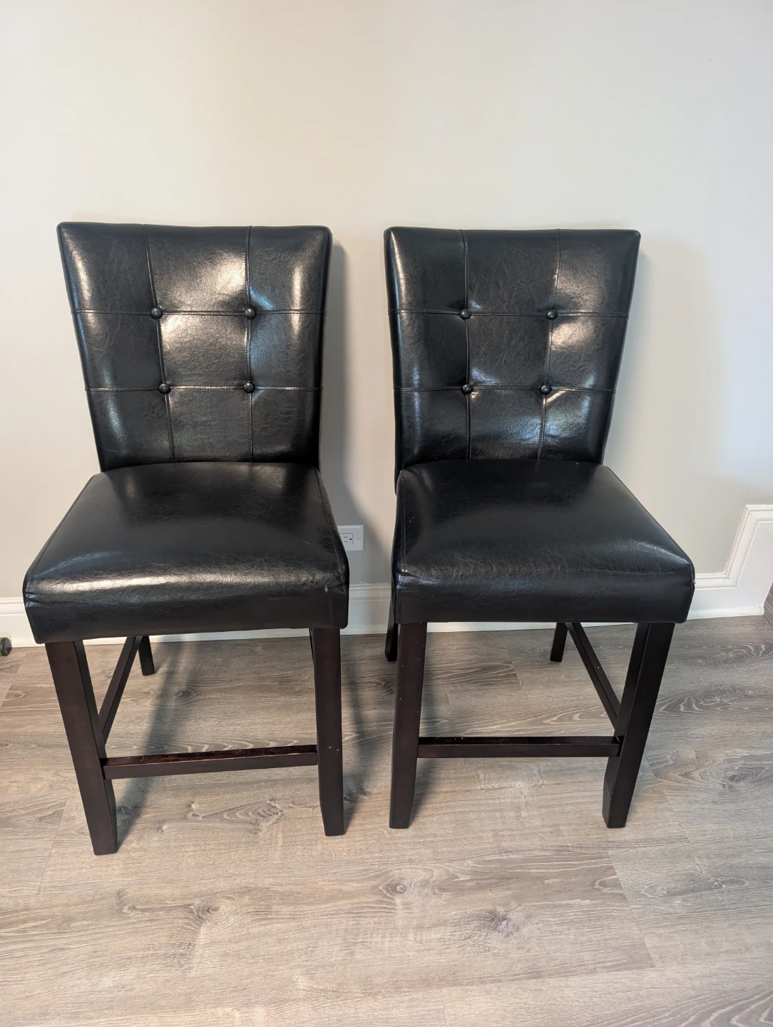 Bar stool chairs