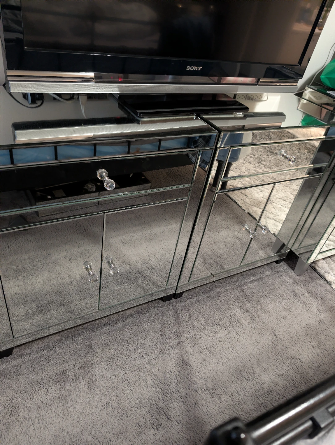Mirrored Media Console