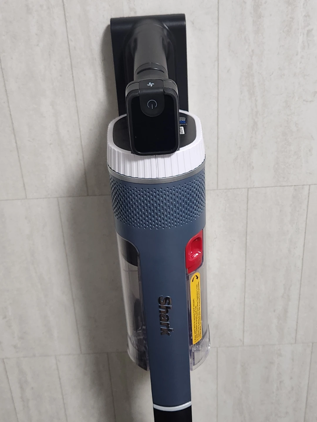 Shark Stratos Cordless Vacuum - photo 4