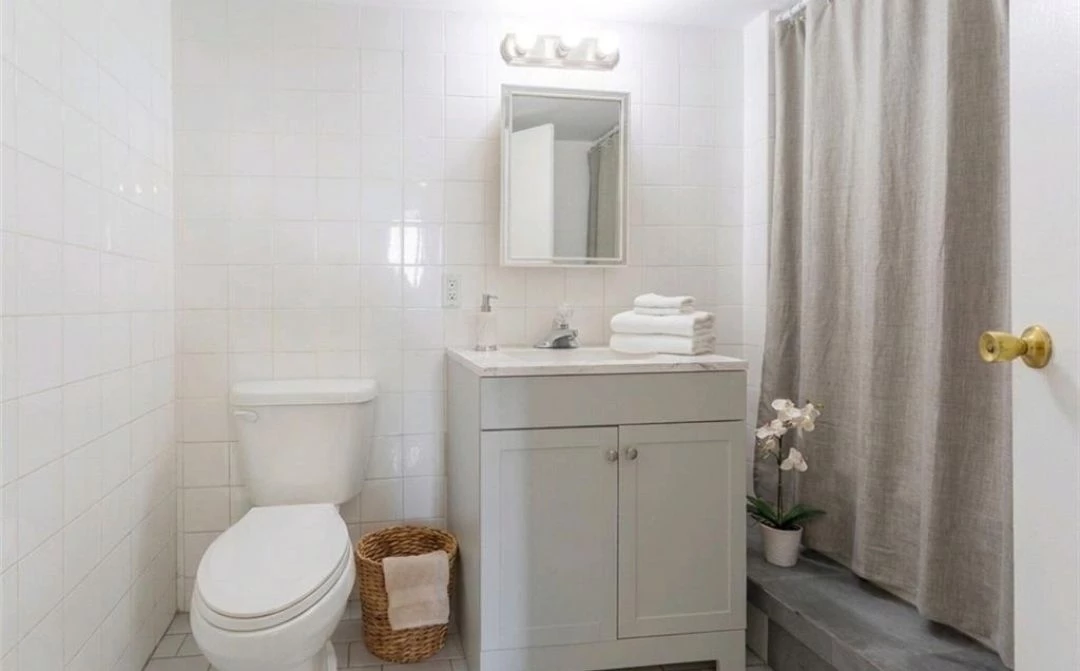 All-inclusive Stanley Park 1-bedroom condo - photo 4