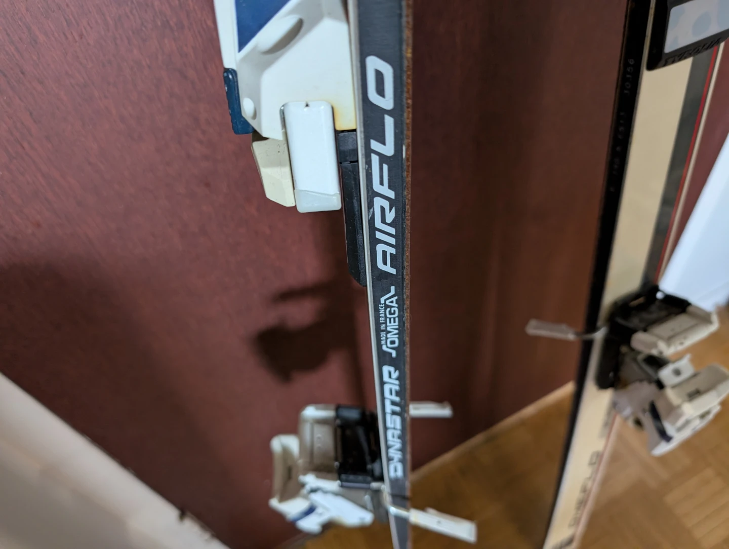 Vintage Dynastar Omeflo Skis – Great Retro Decor / Craft Project - photo 4