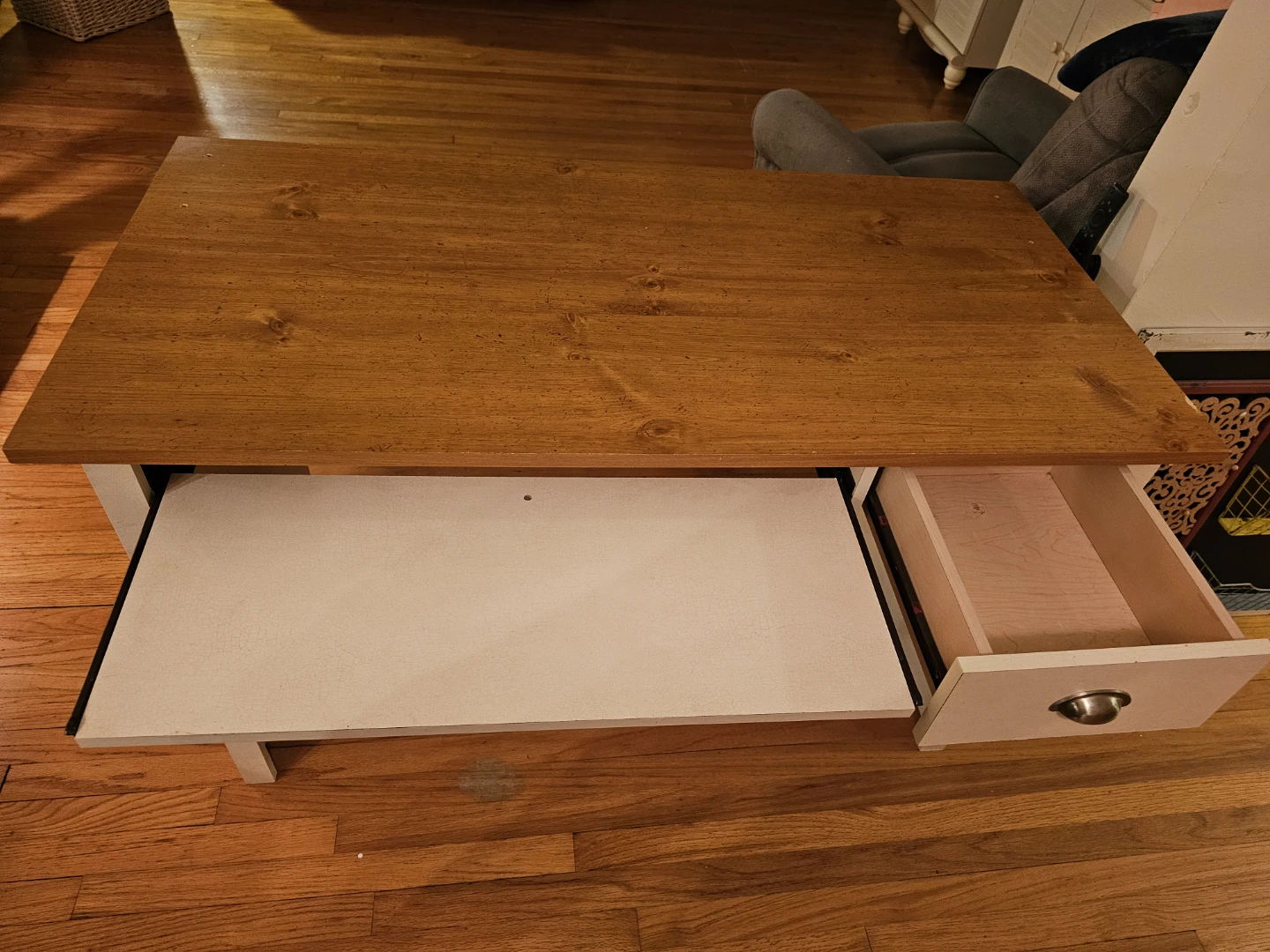 Desk and Chair - photo 3