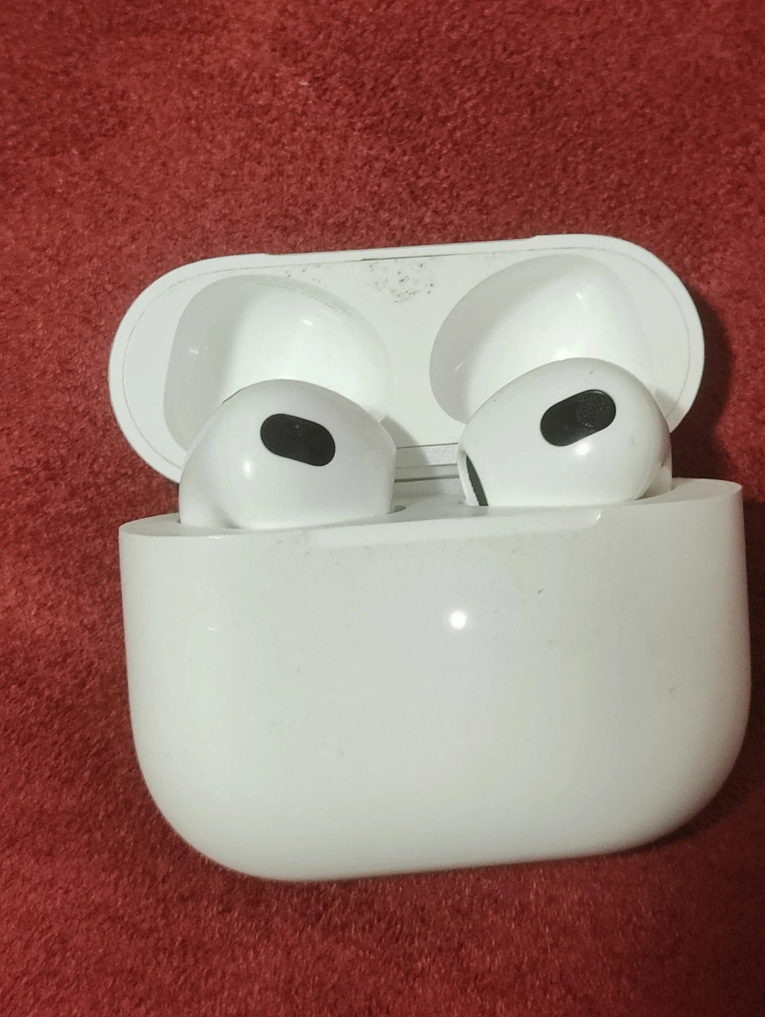 Apple AirPods 3rd Generation Charging Case with Earbuds