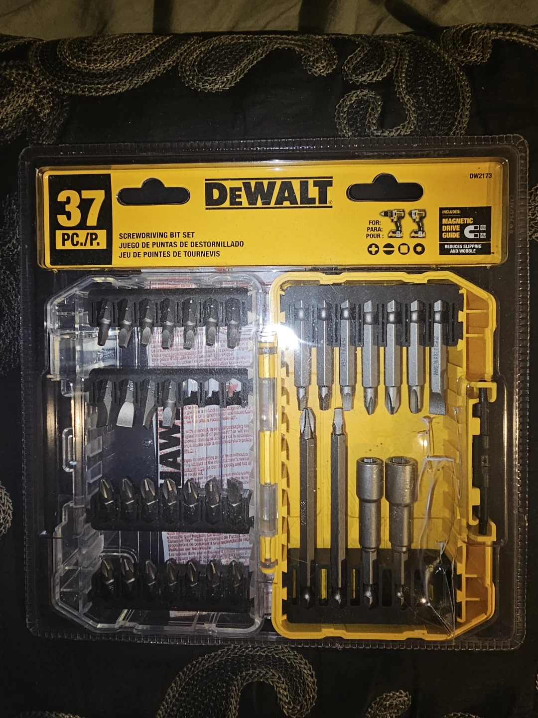 New...Screwdriver bit set with case