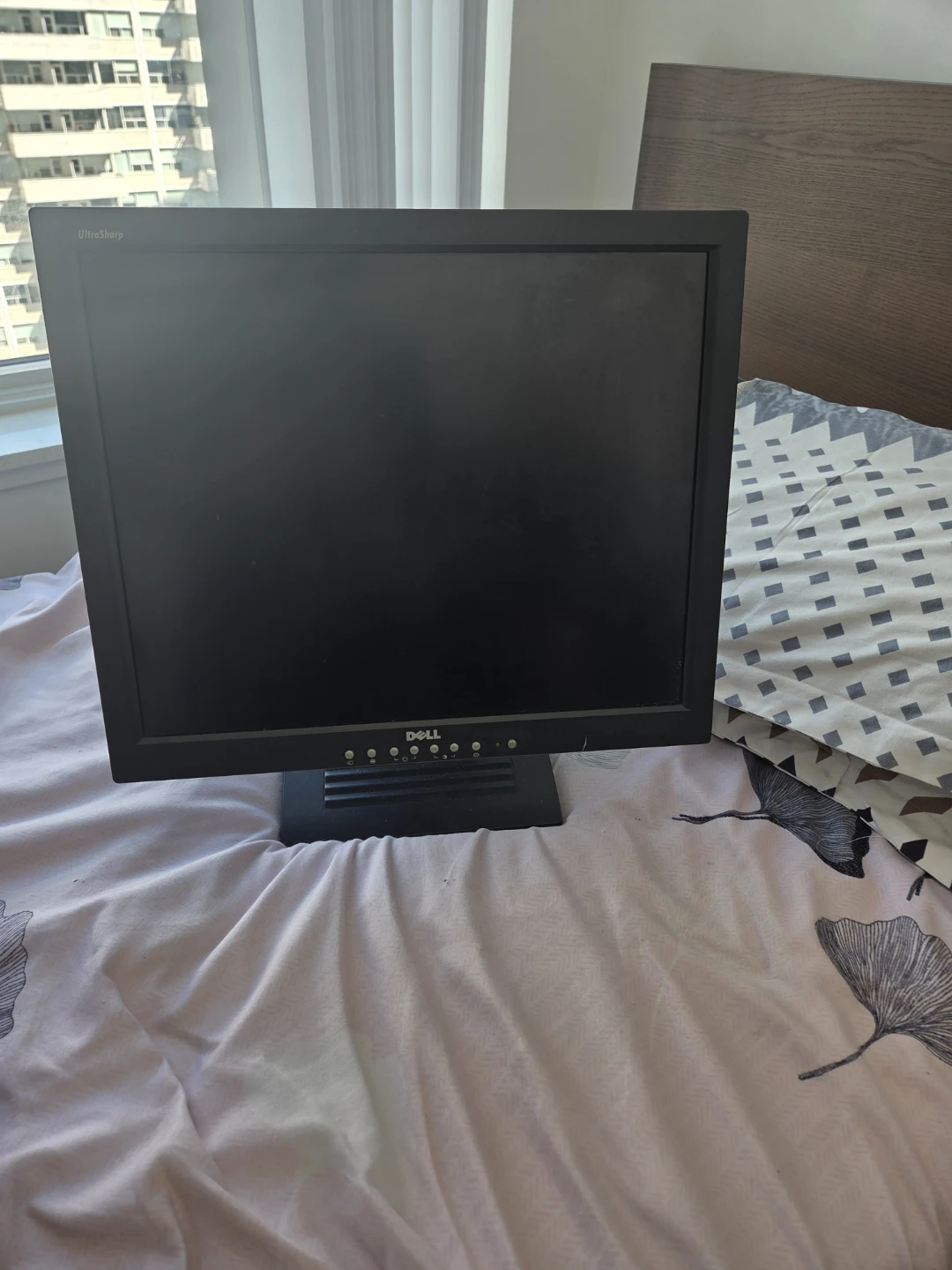 Dell UltraSharp 1800FP Monitor - photo 2