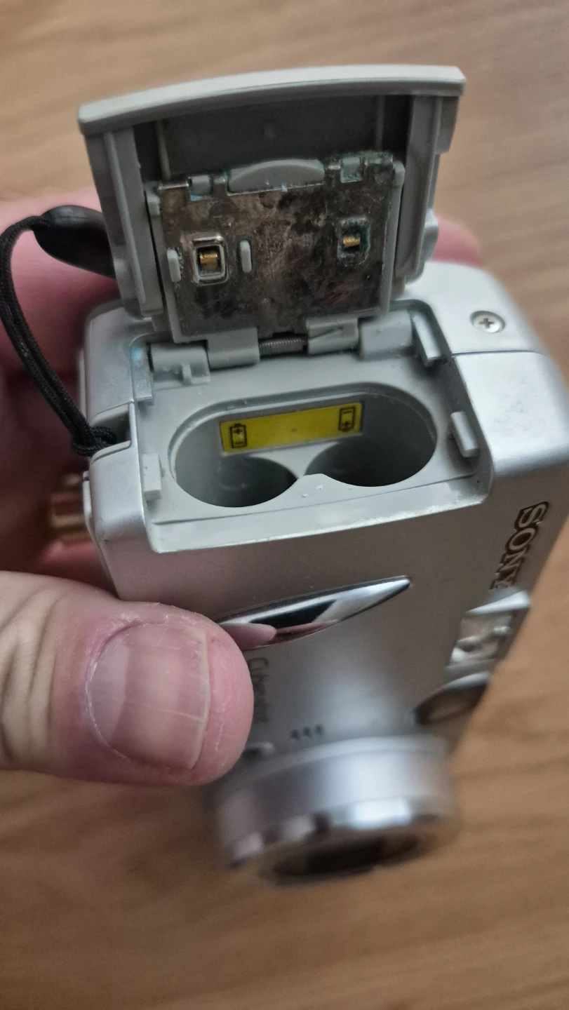 Sony Cyber-shot DSC-P52 Digital Still Camera - photo 5