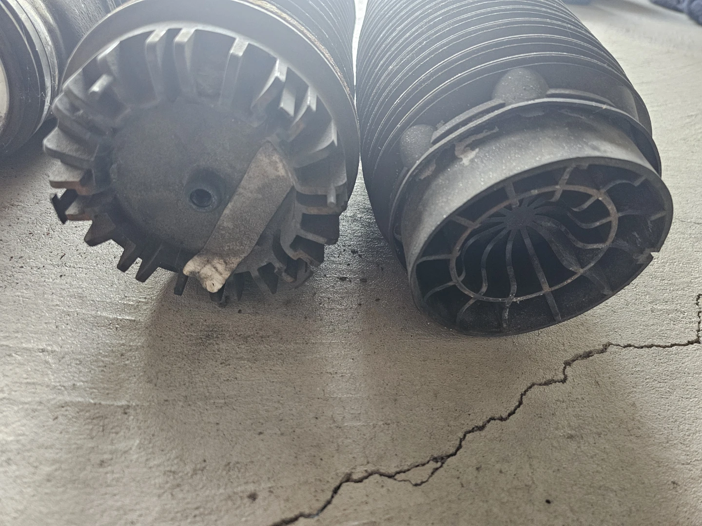 Used Air Suspension Struts and Bump Stops - photo 3