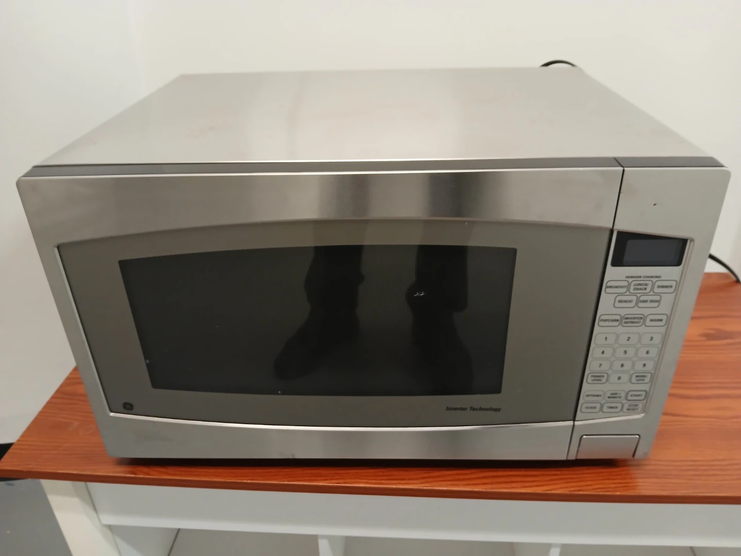GE 1200 Watts Inverter Microwave Do NOT heat