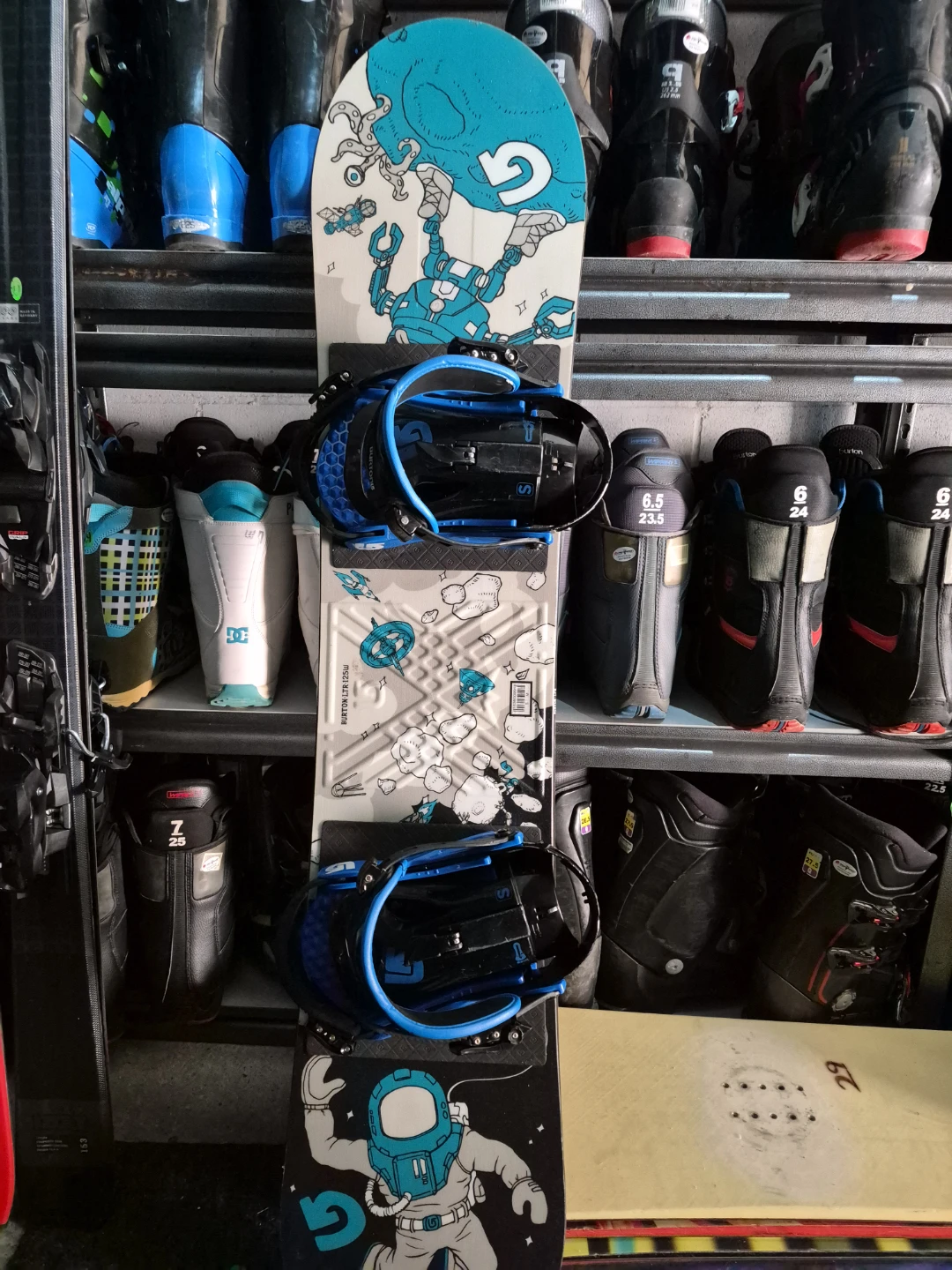 Burton LTR Snowboard with Bindings