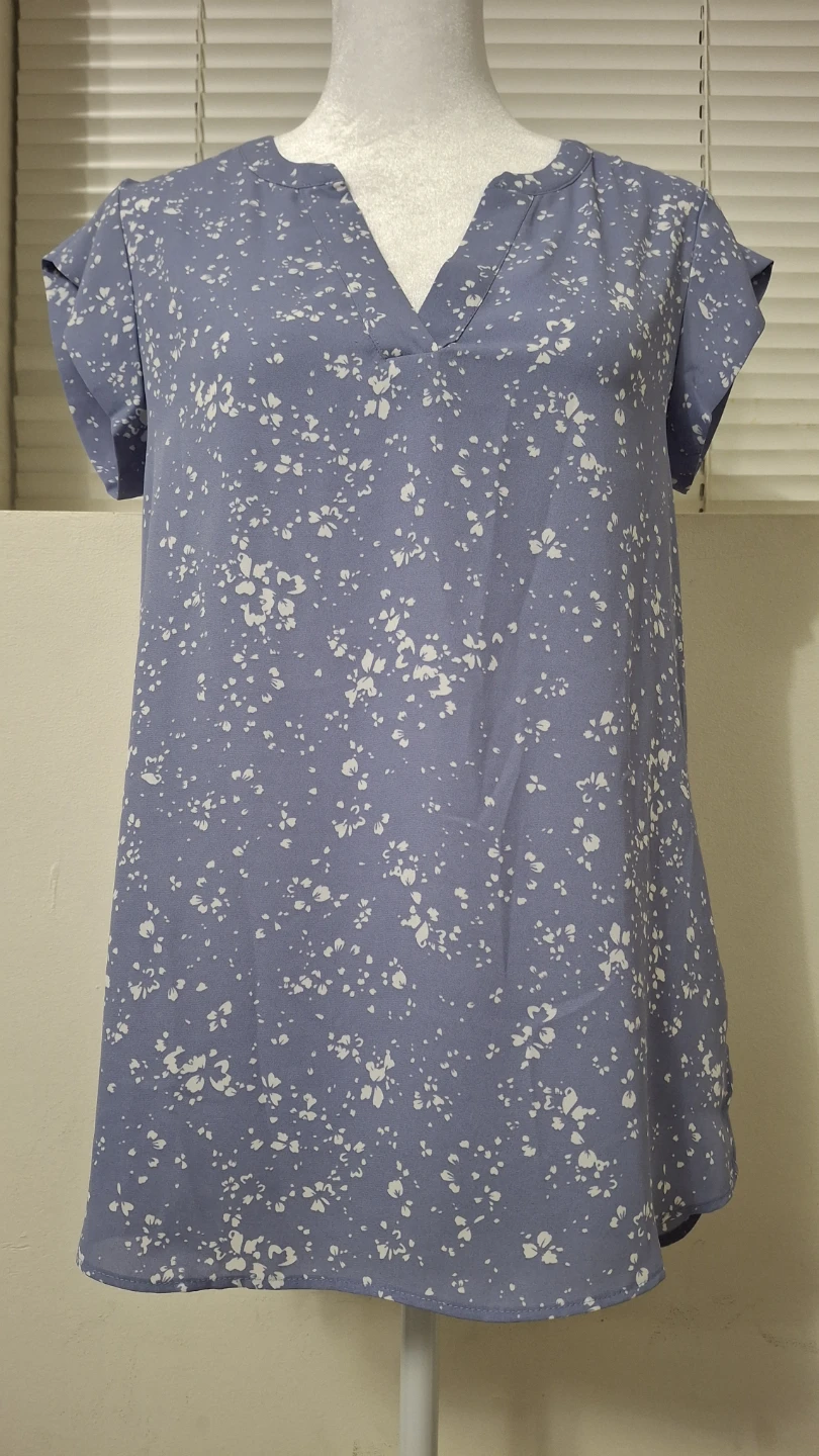 Reitmans R Essentials Floral Notch V-Neck Blouse - photo 3