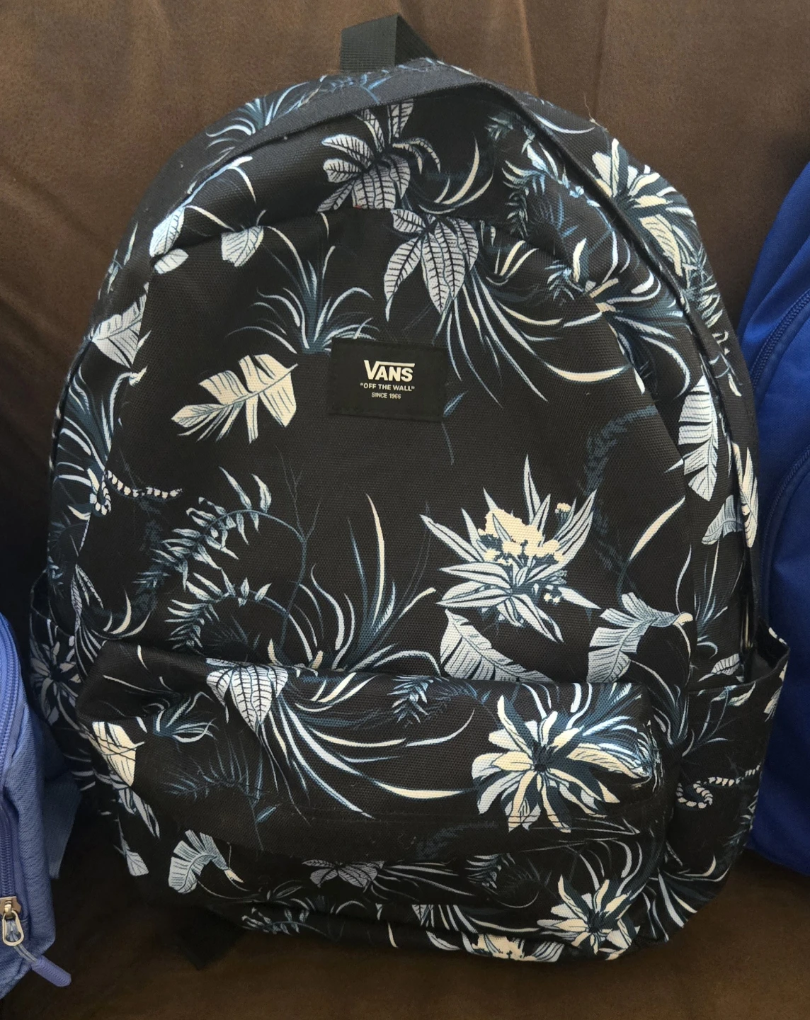 Backpacks - school.  REEBOK, ROOTS,  VANS. EUC. - photo 4