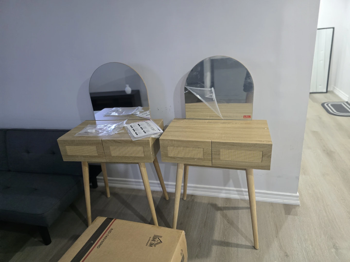 Homecom Vanity Tables and other furniture