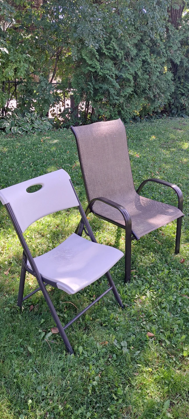 FREE: 1 dresser and 2 chairs - photo 4