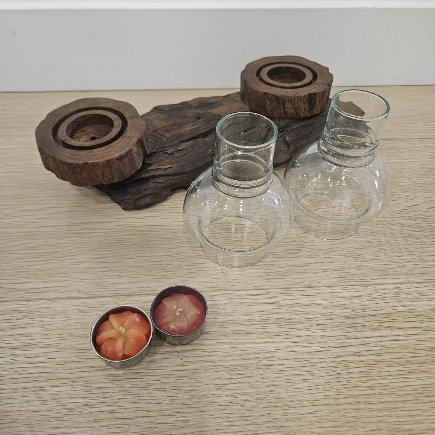 Driftwood Candle Holder with Glass Vases - photo 3