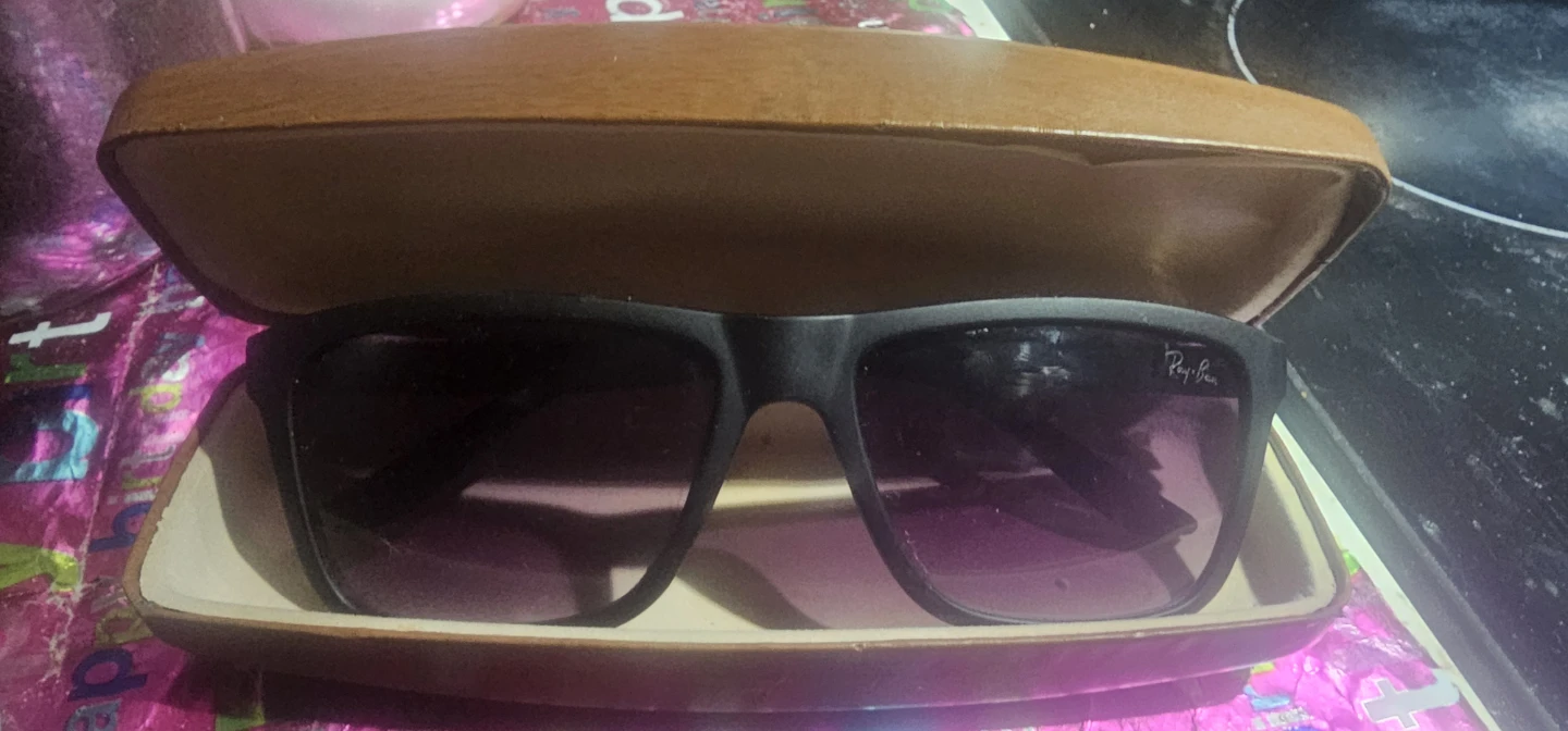 Ray-Ban Sunglasses with Case - photo 2