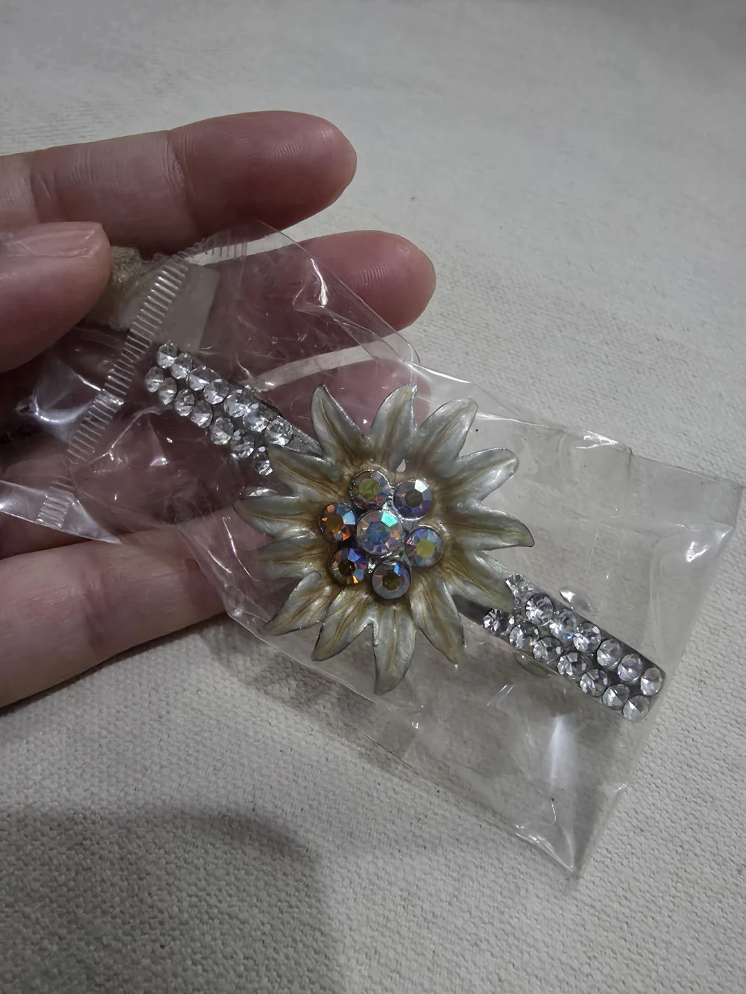 Silver Tone Crystal Rhinestone Hair Clip Yellow Flower 🏈