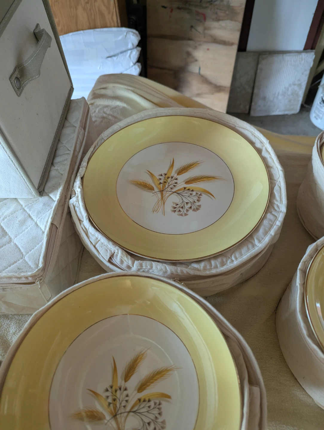 Vintage Wheat Pattern Dinnerware Set - photo 4