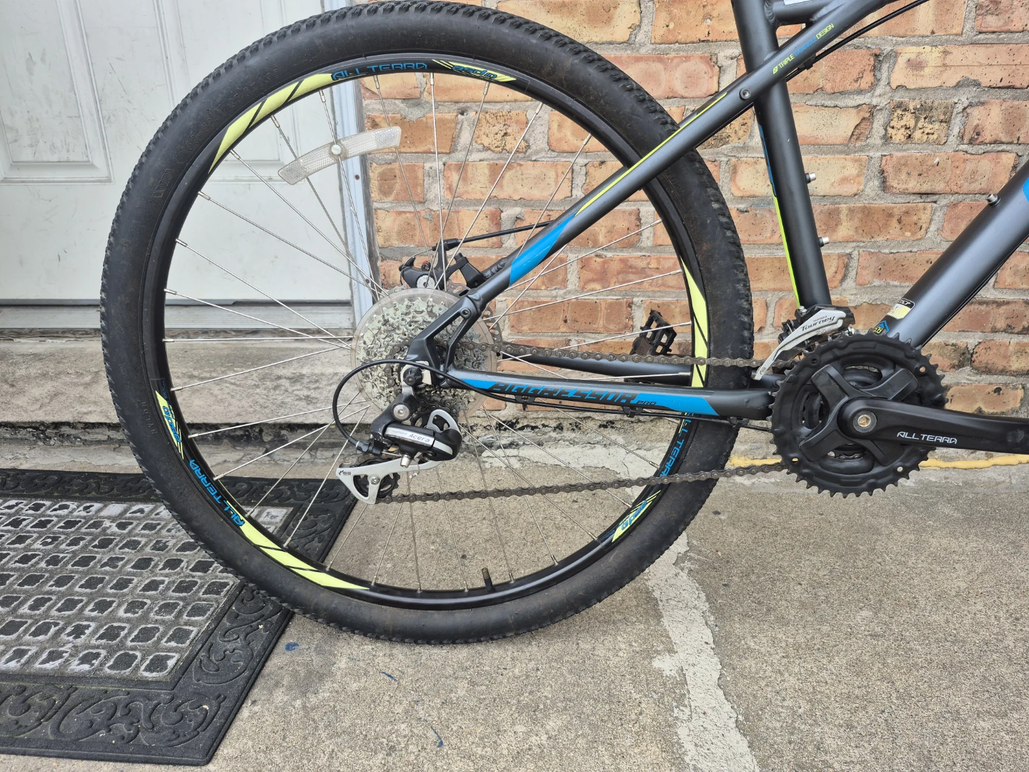 GT Avalanche Comp Mountain Bike - photo 5