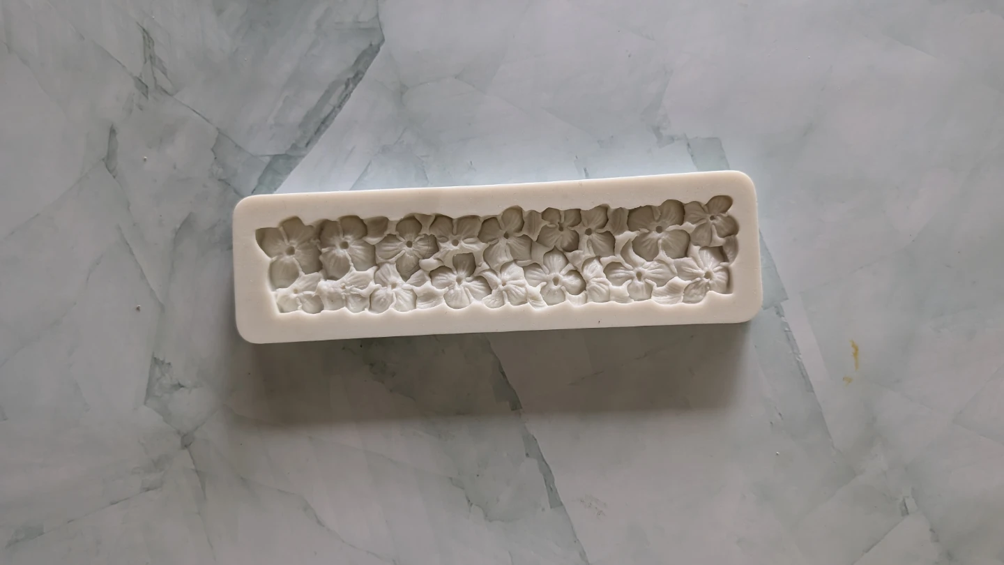 Floral Silicone Baking Mold