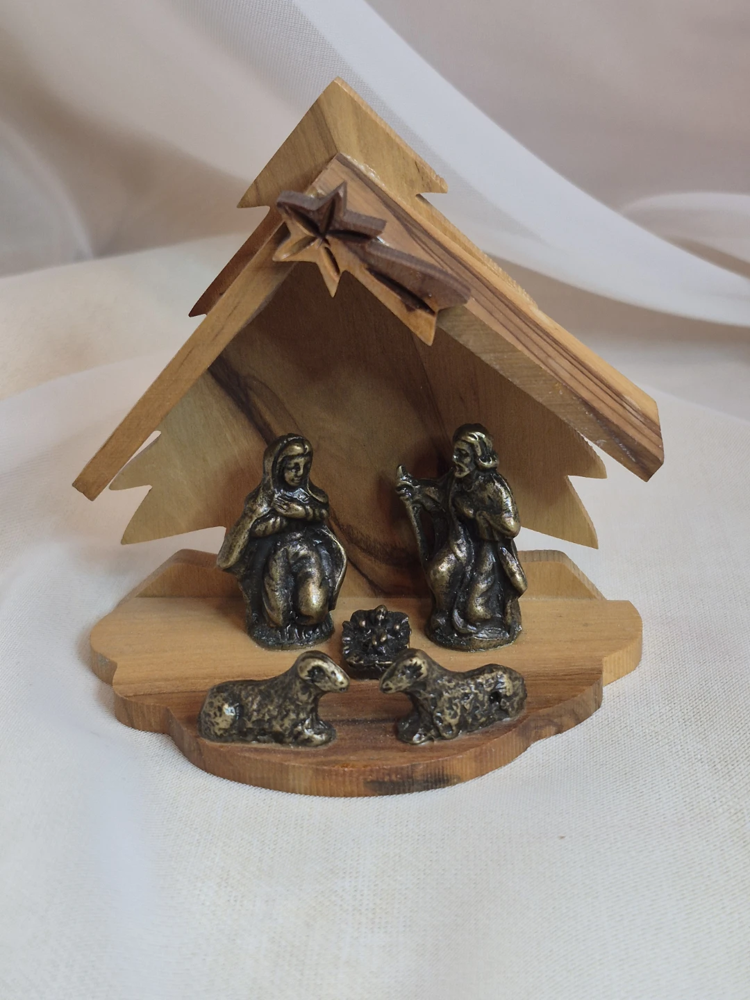 Beautiful Vintage Metal Figurines on Olive Wood Nativity Scene - photo 5