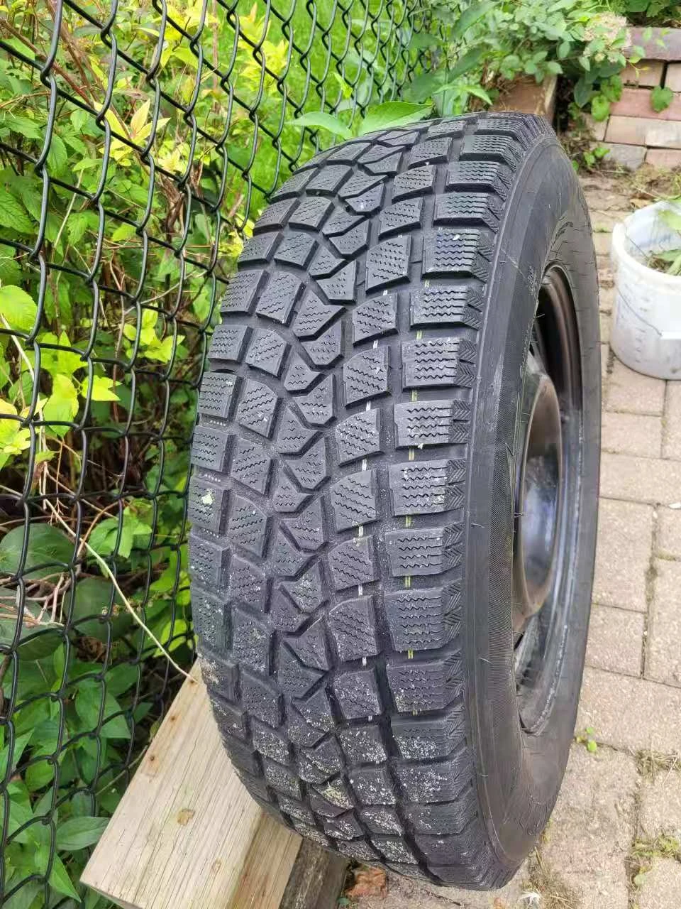 Set of 4 Haida Winter HD617 Tire on Rim 215/70R16 - photo 4