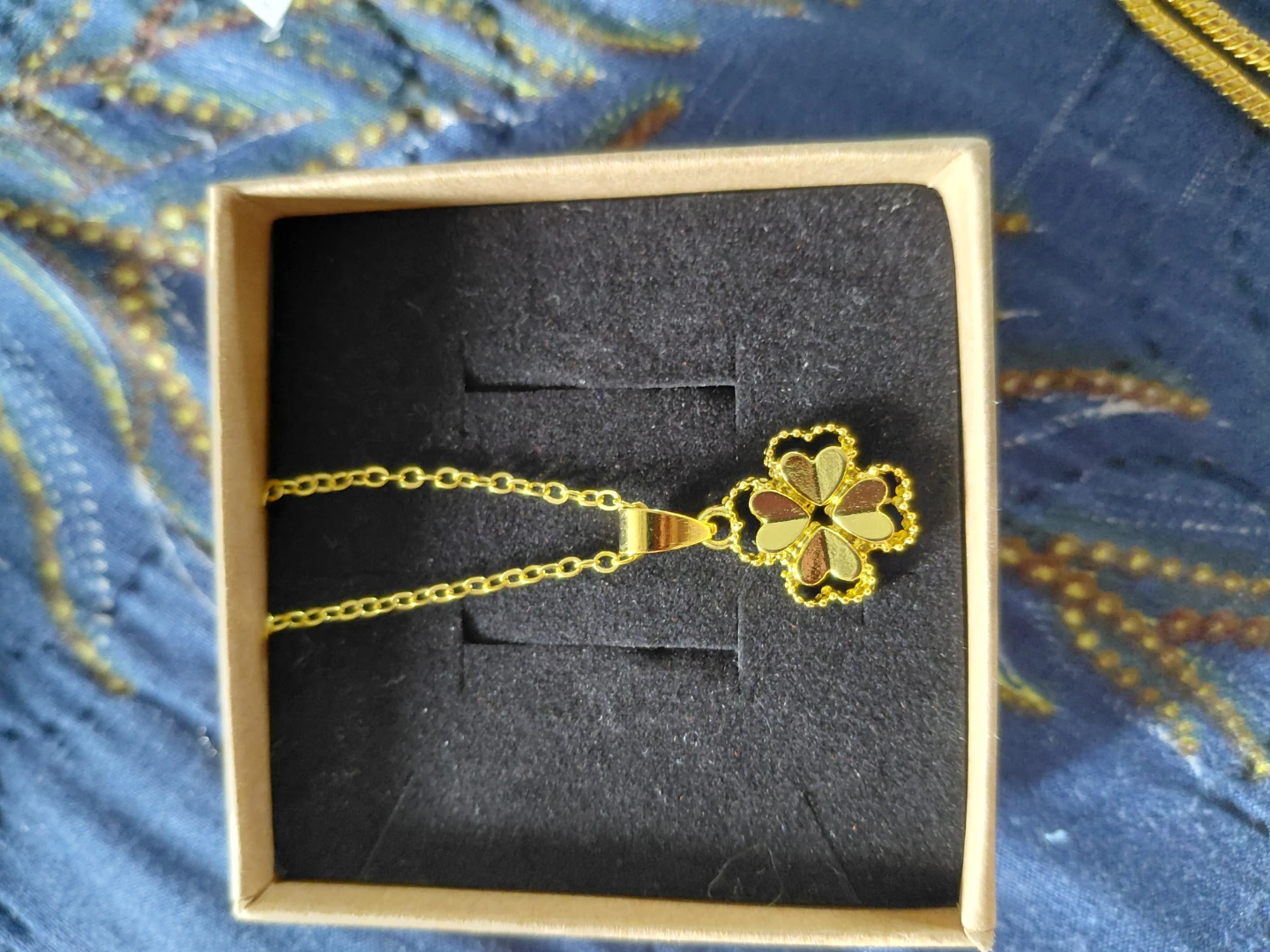 Xinke 24K Golden-Plated Clover Necklace - photo 5