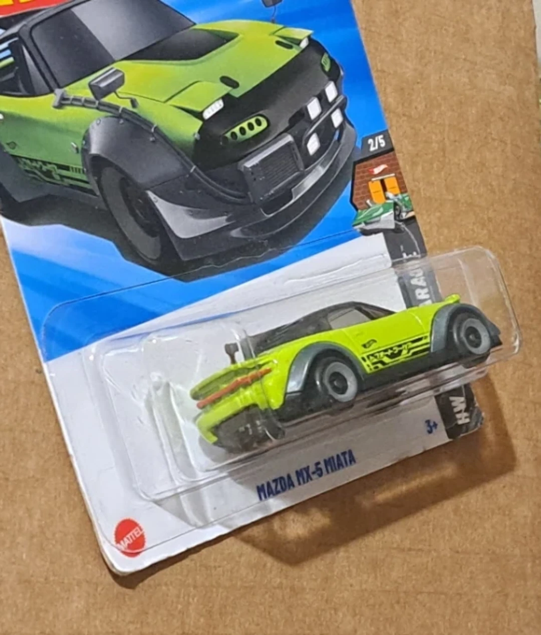 Hot Wheels Mazda MX-5,Green Miata HW Dream Garage - photo 3